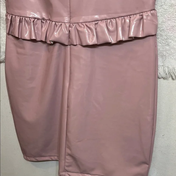 🎀🩷🤍🌸Fashion Nova Peppa Latex Dress🎀🩷🌸🤍 - Picture 7 of 7